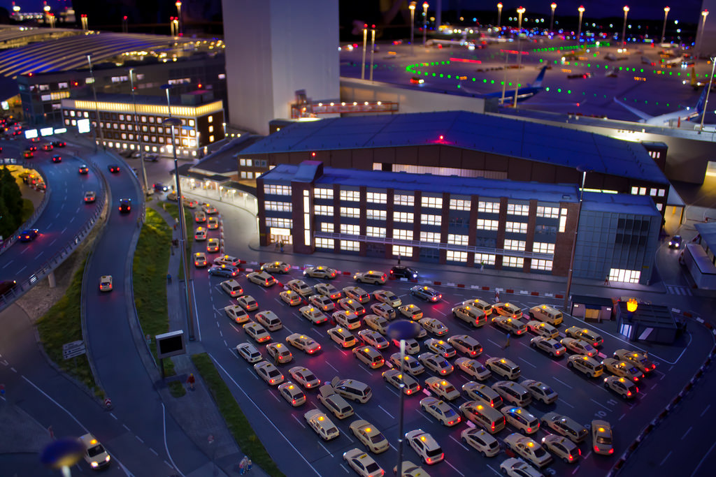 Miniaturwunderland Hamburg Flughafen Hamburg Modell Warteschlange Taxis Flughafen Wartezeit