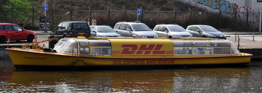 Boot in Amsterdam von DHL Express Logistik Citylogistik Innenstadtlogistik