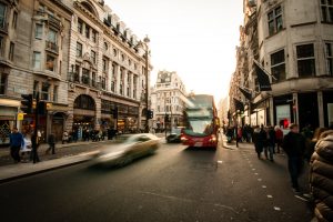 Verkehr in London Bus Pkw Straßenverkehr Fussgaenger