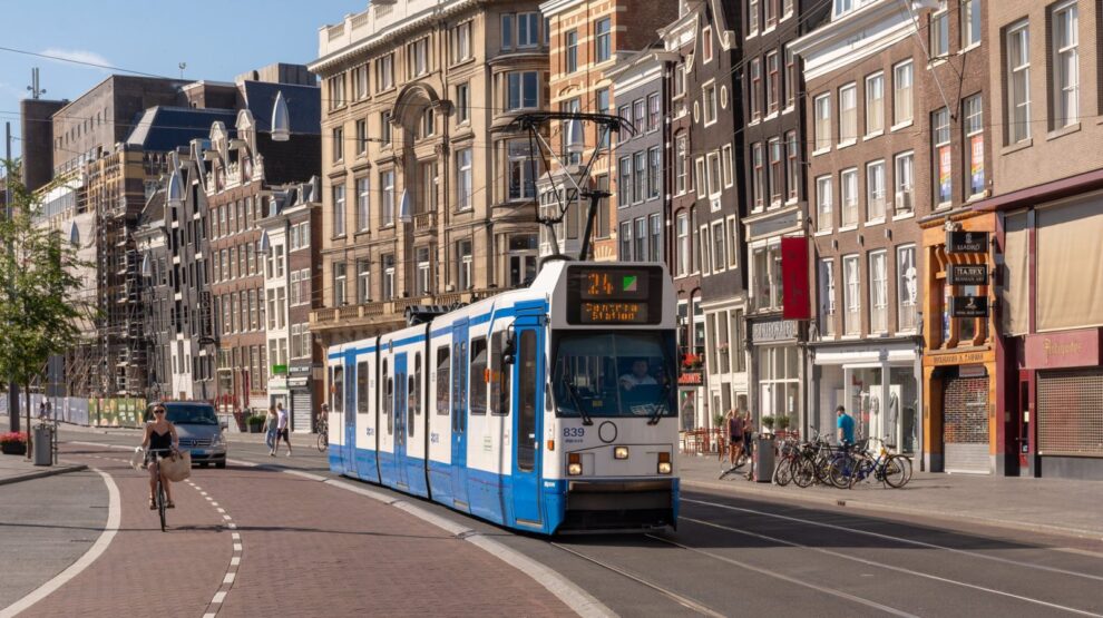 amsterdam openbaar vervoer tram bus fiets rad voetganger fussverkehr